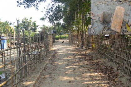 লামায় এলজিএসপি কাজে চরম অনিয়ম