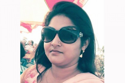 বরিশালে পুলিশ কর্মকর্তার স্ত্রীর ঝুলন্ত লাশ উদ্ধার