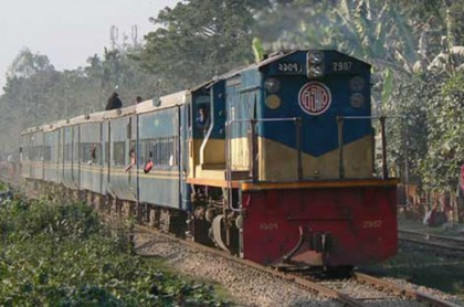 টঙ্গীতে ট্রেনে কাটা পড়ে অজ্ঞাত নারীর মৃত্যু