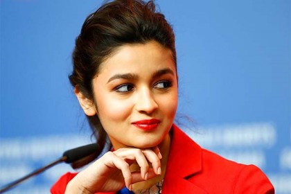 পরিচালক-আলিয়ার ভিডিও নিয়ে তোলপাড়