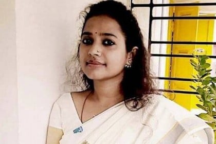 
শিশু পাচারের অভিযোগে বিজেপিনেত্রী জুহি চৌধুরী আটক!

