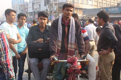 ধর্মঘটে সায়দাবাদ-গুলিস্তান রিকসা ভাড়া ১৫০ টাকা!