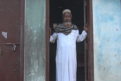 সাভারের অসহায় পরিবারটিকে নিরাপত্তা দেবে কে?