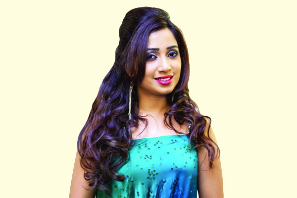 আবার ঢাকায় শ্রেয়া ঘোষাল
