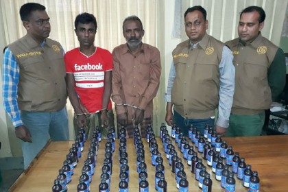 ঠাকুরগাঁওয়ে ফেন্সিডিল ও ইয়াবা উদ্ধার, গ্রেফতার ৩