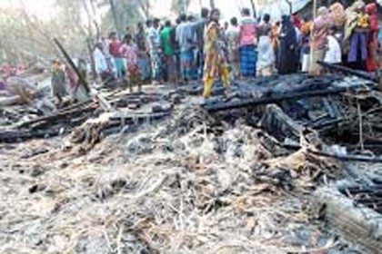 বাগেরহাটে ১১ পরিবারের বসতঘর পুড়ে ছাই