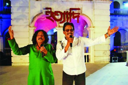 বাংলা একাডেমির সামনে ধারণকৃত 'ইত্যাদি'র পুনঃপ্রচার