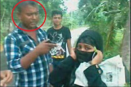 
রেজাউলকে আটকের পর গভীর রাতে ছেড়ে দিয়েছে পুলিশ