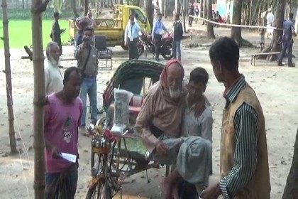 
হোসেনপুরে শান্তিপূর্ণ পরিবেশে ভোট গ্রহণ চলছে
