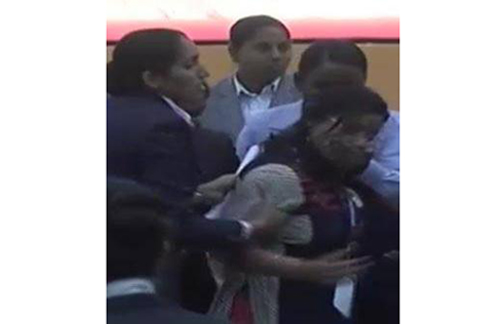 নারী দিবসে মোদির সভায় ‌নারী লাঞ্ছনা