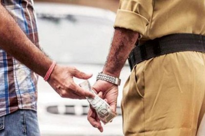 ‘ঘুষখোর’ দেশের তালিকায় শীর্ষস্থান ভারতের