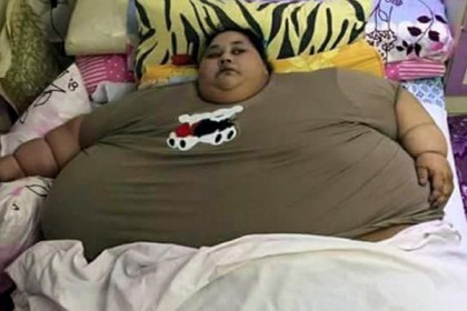৩ সপ্তাহে ওজন কমল ১০৮ কেজি, ২৫ বছর পর উঠে বসলেন ইমান