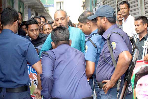 পিরোজপুরে পুলিশের বাধায় বিএনপি'র কর্মসূচি পণ্ড