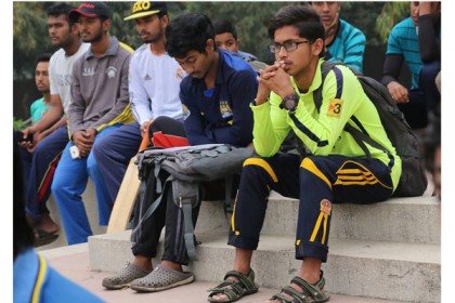 জুতা পায়ে 'সাবাশ বাংলাদেশ' এ ওরা কারা?