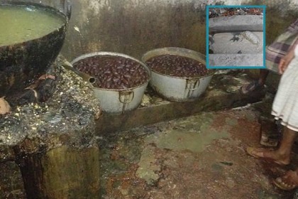 সীতাকুণ্ডে মিষ্টির রসে মৃত ইঁদুর!