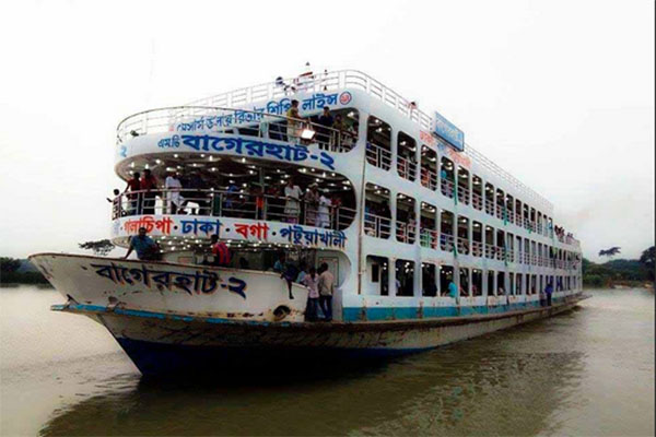 পাঁচ শতাধিক যাত্রী নিয়ে ডুবোচরে ৭ ঘণ্টা