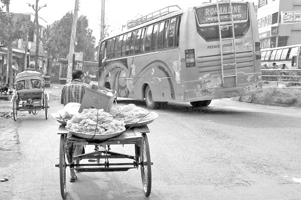 রাস্তার পাশে খোলা জিলাপি