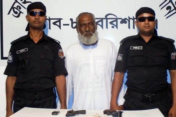 বরিশালে ২টি আগ্নেয়াস্ত্র ও ৪টি রাউন্ড গুলিসহ আটক ১