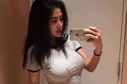 বিশ্বের সবচেয়ে আবেদনময়ী নার্স!
