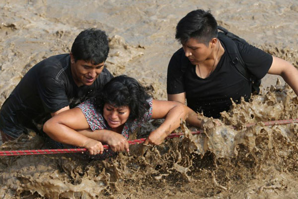 পেরুতে আকস্মিক বন্যায় হাজার হাজার মানুষ পানিবন্দি
