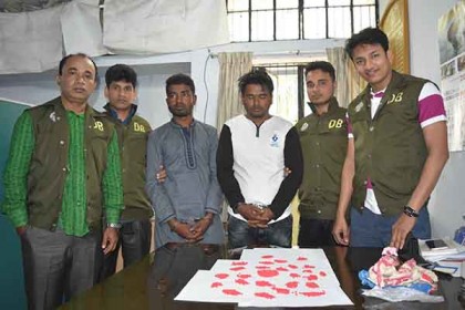লামায় ১২শ পিস ইয়াবাসহ আটক ২