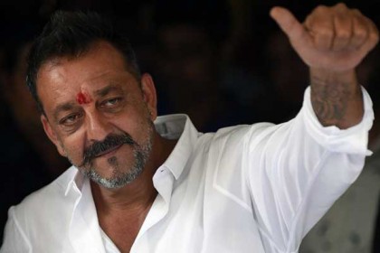 এবার ছবিতে জেলে বসে সঞ্জয়ের লেখা গান! 