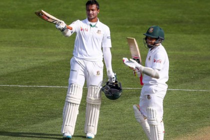 সবার উপরে সাকিব-মুশফিক