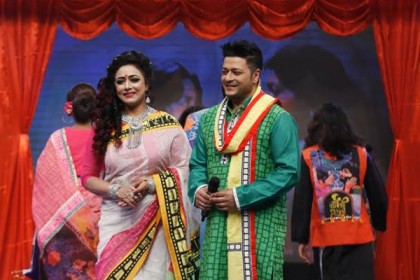 র‌্যাম্পে হাঁটলেন রোজিনা