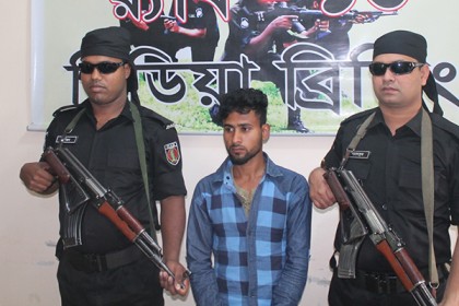 ২০ টাকার জেরে গৃহবধূ খুন; যুবক গ্রেফতার

