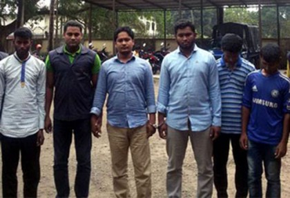 রাঙামাটিতে জঙ্গি সন্দেহে আটক ৪ জনের বয়স সংক্রান্ত প্রতিবেদন দাখিলের নির্দেশ