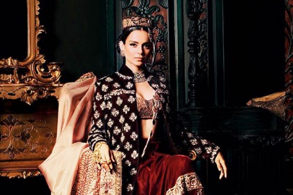 পরিচালক পাল্টে ঝাঁসির রানির বায়োপিক শুরু