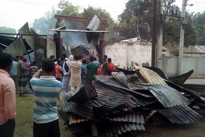 আগুনে পুড়ল রংপুর বিদ্যুৎ বিভাগের শতাধিক ট্রান্সফরমার

