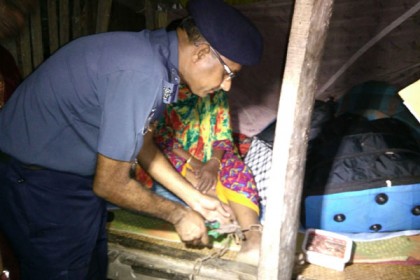 বরগুনায় শেকল দিয়ে বেঁধে গৃহবধূকে নির্যাতন