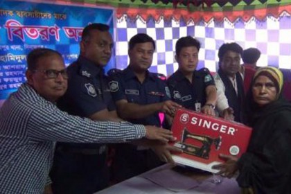 হাকিমপুরে মাদক ব্যবসা ছেড়ে আলোর পথে ২৩ নারী