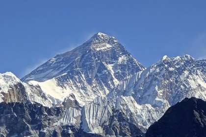 এভারেস্টে রক্তদান শিবির