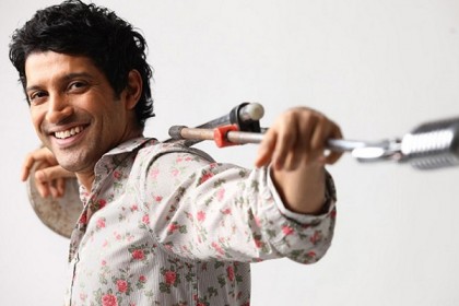 সাধুবেশি প্রতারক ফারহান আখতার!