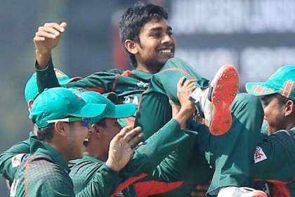 ওয়ানডেতে মিরাজের প্রথম শিকার কুশাল মেন্ডিস