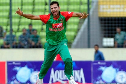 শ্রীলঙ্কা শিবিরে শুরুতেই মাশরাফির আঘাত