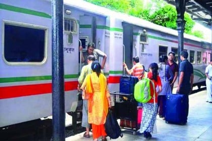 মৈত্রী এক্সপ্রেসে এবার থেকে এলএইচবি কোচ
