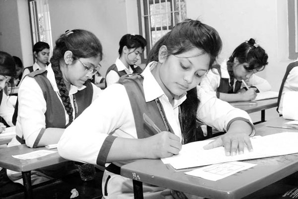 এইচএসসি পরীক্ষার্থীদের পড়াশোনা