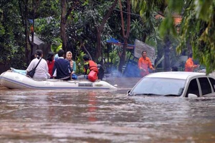 ইন্দোনেশিয়ায় বন্যায় ৫ জনের প্রাণহানি