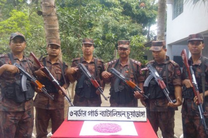 চুয়াডাঙ্গায় ২ হাজার ৫৭০ পিস ইয়াবা উদ্ধার