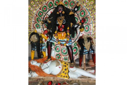 সিরাজগঞ্জে কালী মন্দিরের প্রতিমা ভাঙচুর

