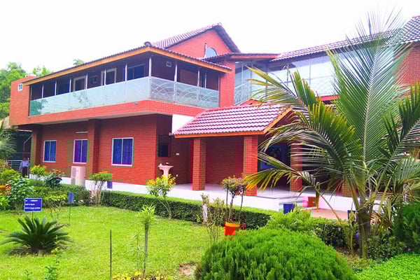 ফরিদপুরে মেয়ের বাড়িতে প্রধানমন্ত্রী