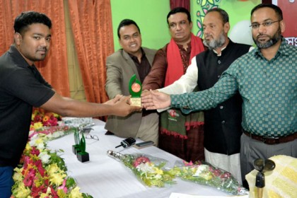 ঠাকুরগাঁওয়ের ১০ সাংবাদিককে বিজিবি’র সংবর্ধনা