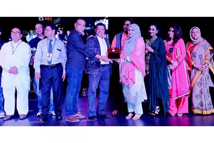 ফ্লোরিডায় এশিয়ান ট্রেড ফেয়ার অ্যান্ড কালচারাল শোতে তারার মেলা