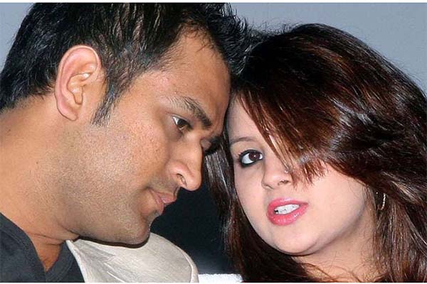 ধোনির আধার কার্ডের তথ্য ফাঁসে ক্ষুব্ধ সাক্ষী