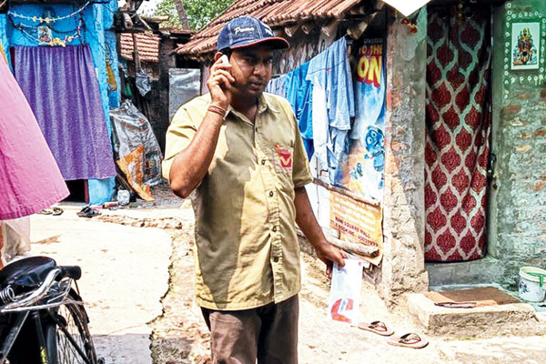 এক ঠিকানায় ১২০০ পরিবার, চিঠি পৌঁছাতে ভোগান্তি!