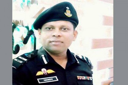 'স্প্লিন্টারের আঘাতেই কর্নেল আজাদের মৃত্যু'