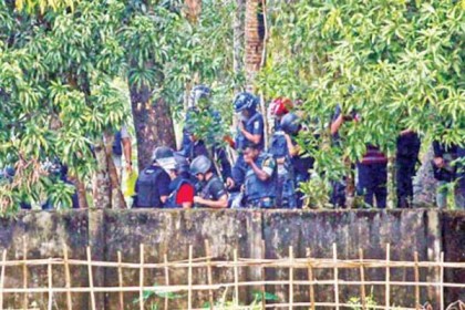 মৌলভীবাজারের বড়হাটে প্রচণ্ড গোলাগুলি